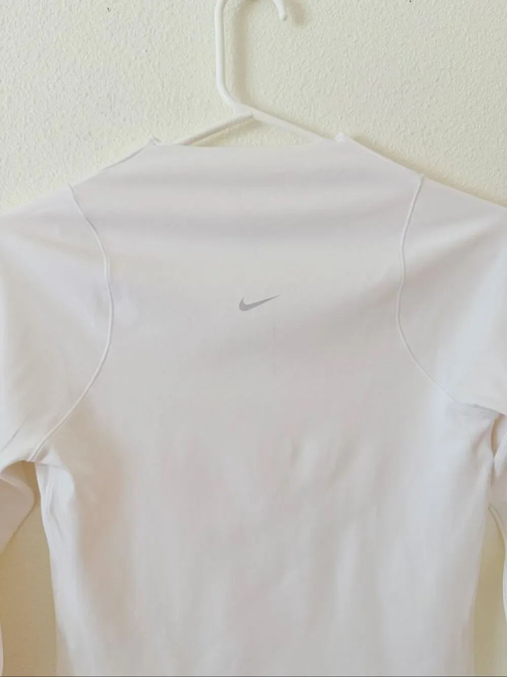 Nike Women's One Dri-FIT Luxe Long Sleeve Cropped Top White Crop Shirt sz Medium - Picture 6 of 6